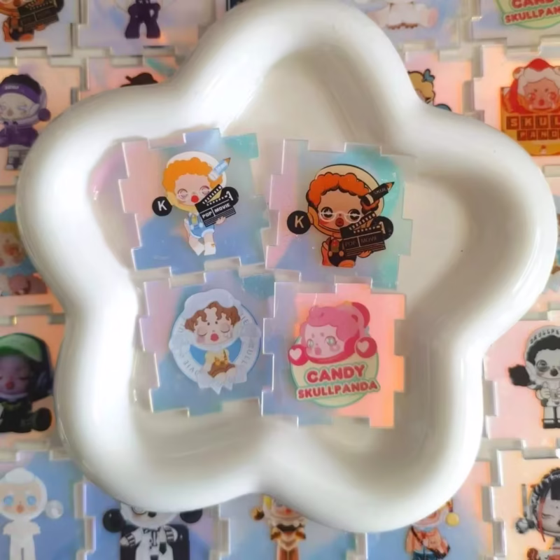 The 40mm SKULLPANDA acrylic charms glint with anime-inspired sparkles, transforming everyday carries into delightful accessories - Image 6