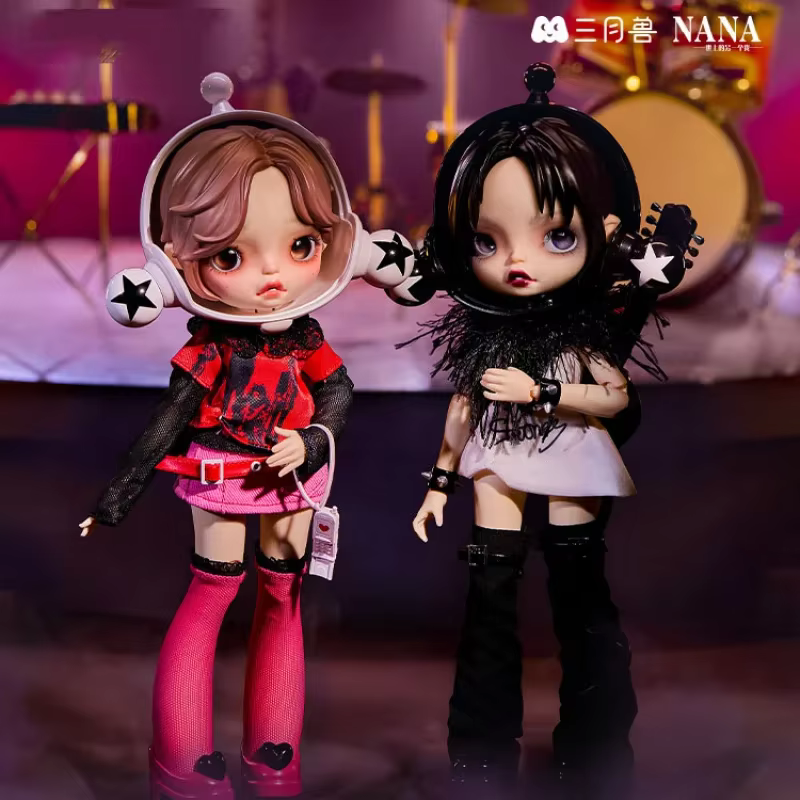 Elevate your space with the Nana Osaki & Nana Komatsu x SKULLPANDA Kawaii Figurines, a stunning remix of anime nostalgia and designer playfulness