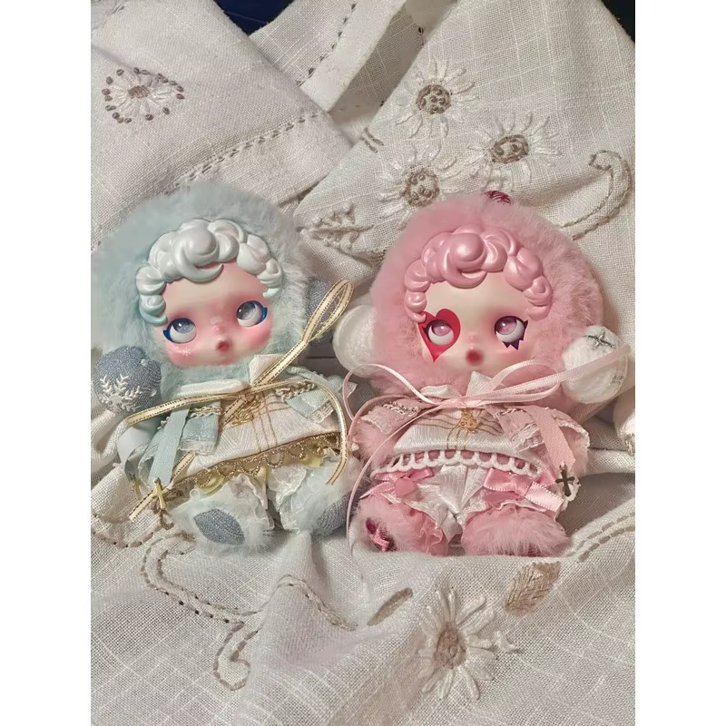 Introducing the Bubble Mart Skullpanda SP Vinyl Moonlight Princess plush doll, now with a dreamy pendant twist