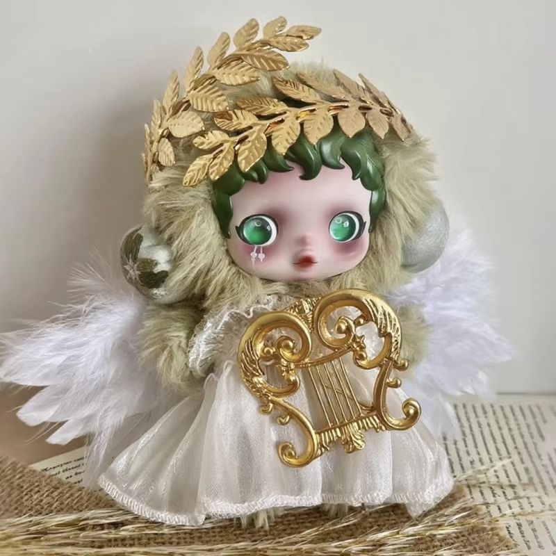 Adorable Skullpanda V1 V2 DIY Doll Outfit Set reads as an enchanting mini wardrobe—a handmade fairy-tale cloak inviting your resin royal to spin for a fresh audience each day