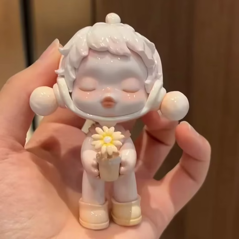 Now step into the soothing glow of Skullpanda’s Original The Warmth Series SP. The Warm Action Figure Art Decoration is a conversation starter that fills the room with gentle illumination - Image 4