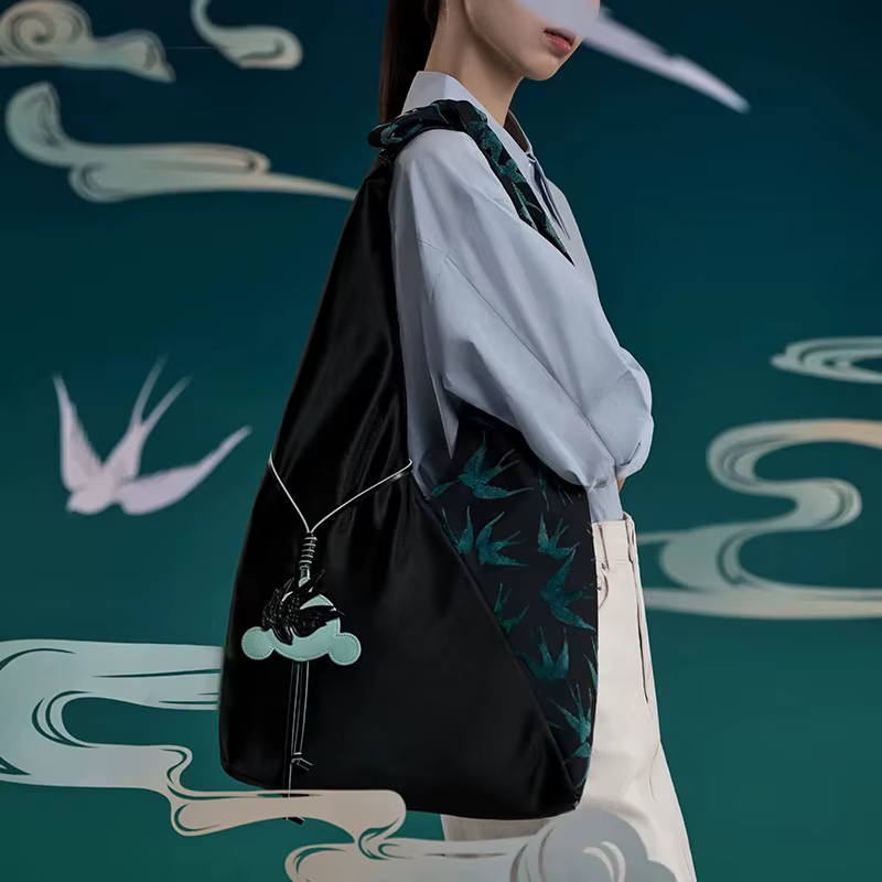 Meet the SKULLPANDA Original The Mirage Series Shoulder Bag, a must-have merging fashion and fandom in the sweetest way imaginable
