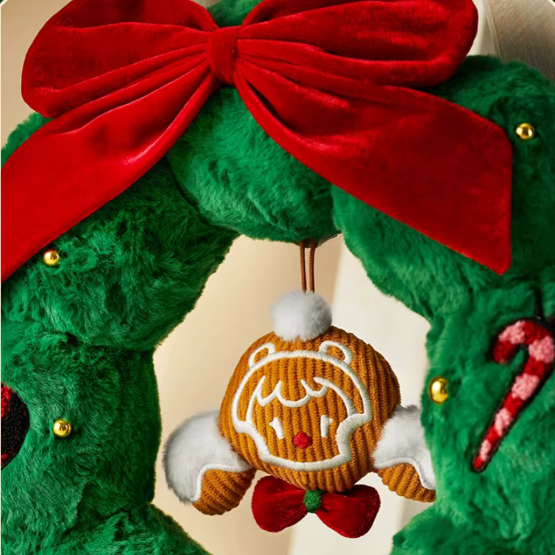 Introducing the newest enchanting surprise from the Skullpanda’s Wishing Time series: the Kawaii Wreath Hanging Christmas Wreath from the Wreath Perimeter Atmosphere Gifts collection