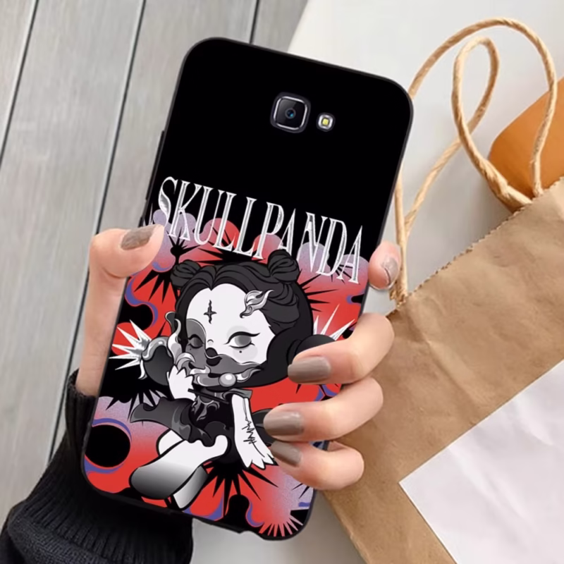 The beloved S-SKULLPANDA phone case effortlessly combines kawaii charm with street-ready protection for your Samsung J7 family: J7 Plus 7Core, Neo, J6+, J6, J4, and J5